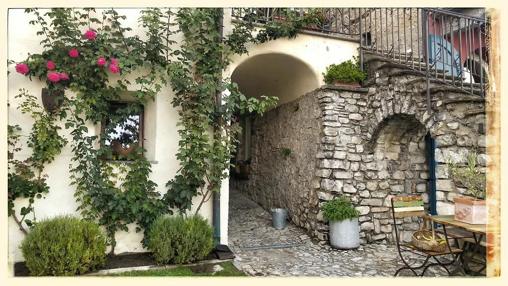 Casa Del Portico Villa Mezzegra Vakantieboerderij